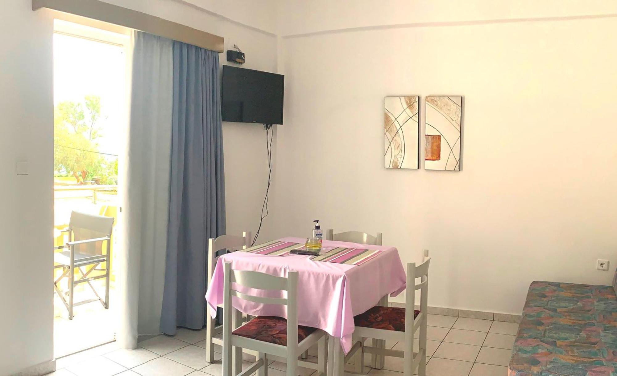 Ermis Suites Platanias  Bilik gambar