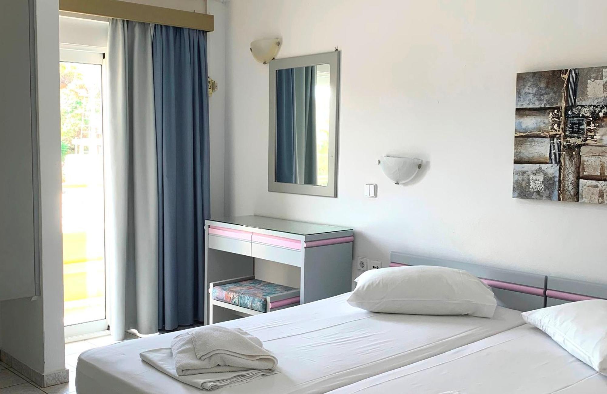 Ermis Suites Platanias  Bilik gambar