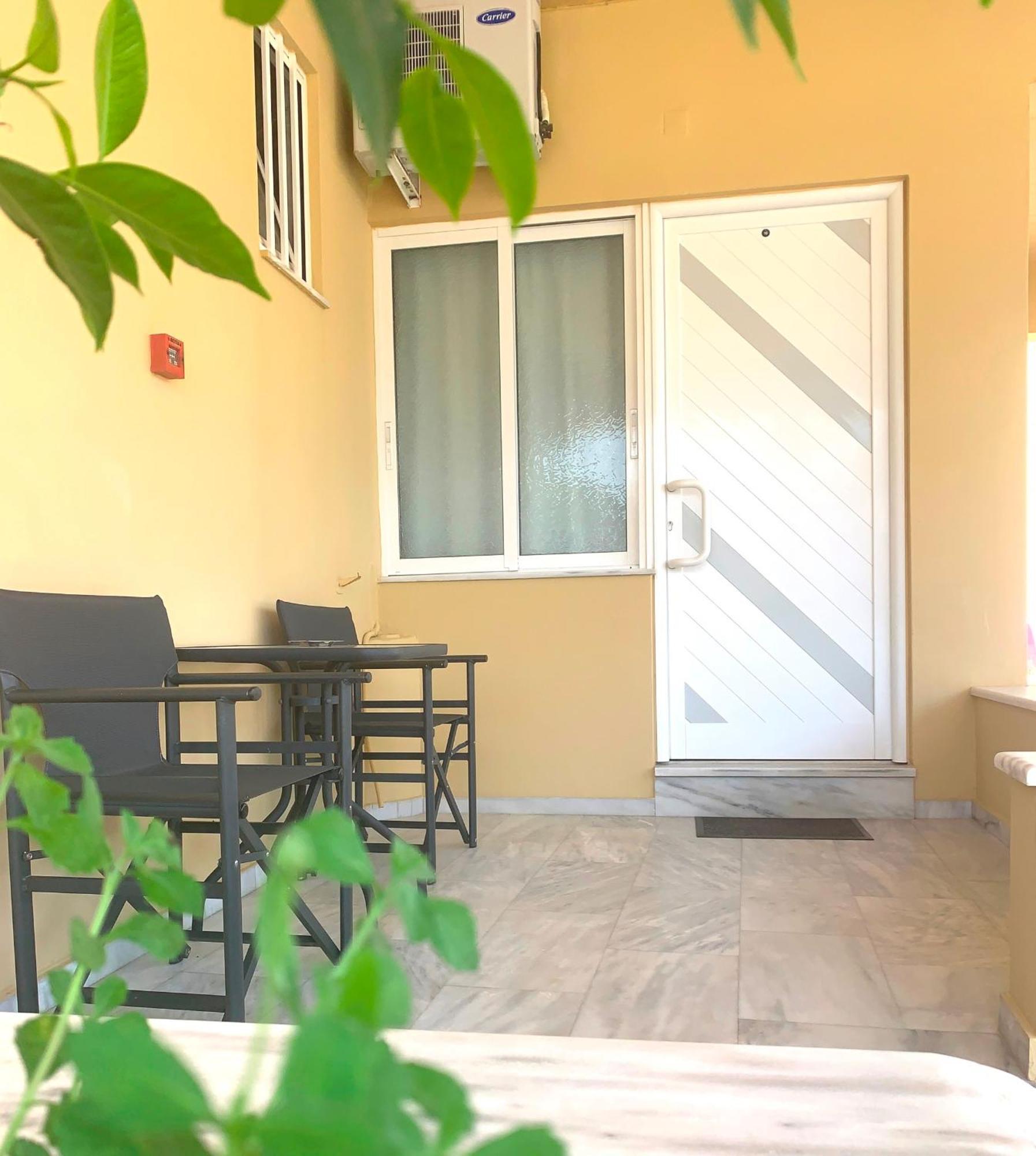 Ermis Suites Platanias  Bilik gambar